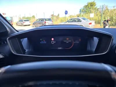 Vendo Peugeot e-208 2024 - 25450 EUR, 11000 km - AUTO.MOTO.pt