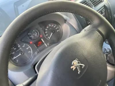 Sell Peugeot Expert 2015 - 10950 EUR, 187000 km - AUTO.MOTO.pt