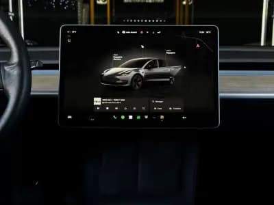 Vendo Tesla Model 3 2022 - 29990 EUR, 125900 km - AUTO.MOTO.pt