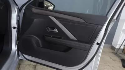 Sell Opel Astra 2025 - 23850 EUR, 17600 km - AUTO.MOTO.pt