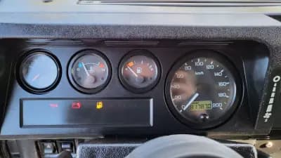 Vendo Land Rover Defender 2001 - 35000 EUR, 81787 km - AUTO.MOTO.pt