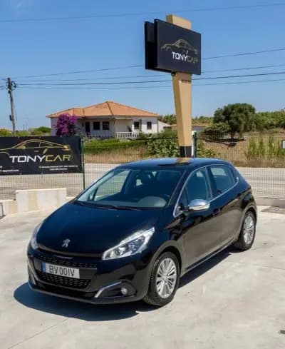 Sell Peugeot 208 2015 - 10990 EUR, 152900 km - AUTO.MOTO.pt