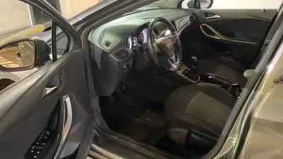 Sell Opel Astra Sports Tourer 2018 - 7990 EUR, 234500 km - AUTO.MOTO.pt