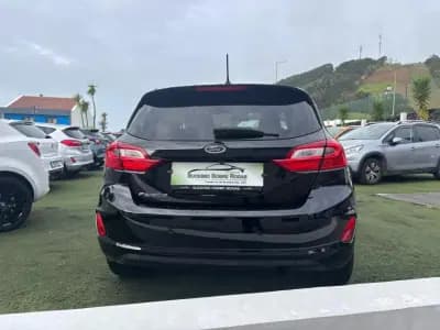 Sell Ford Fiesta 2018 - 14990 EUR, 106000 km - AUTO.MOTO.pt