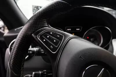 Vendo Mercedes-Benz CLA 180 2015 - 15900 EUR, 158000 km - AUTO.MOTO.pt