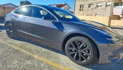 Vendo Tesla Model 3 2020 - 26500 EUR, 111500 km - AUTO.MOTO.pt