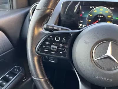 Sell Mercedes-Benz GLB 200 2021 - 28450 EUR, 180000 km - AUTO.MOTO.pt