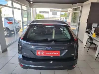 Vendo Ford Focus 2011 - 6750 EUR, 180000 km - AUTO.MOTO.pt
