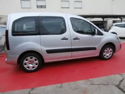 Sell Peugeot Partner 2016 - 12900 EUR, 211456 km - AUTO.MOTO.pt