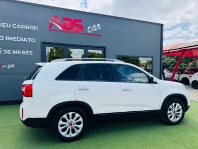 Vendo Kia Sorento 2015 - 18900 EUR, 199000 km - AUTO.MOTO.pt