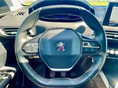 Vendo Peugeot 3008 2019 - 19480 EUR, 71800 km - AUTO.MOTO.pt