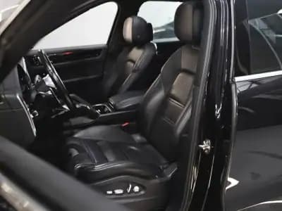 Vendo Porsche Cayenne 2018 - 59990 EUR, 119000 km - AUTO.MOTO.pt