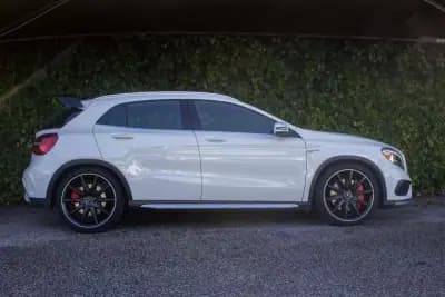 Vendo Mercedes-Benz GLA 45 AMG 2015 - 34900 EUR, 49200 km - AUTO.MOTO.pt