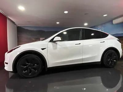 Vendo Tesla Model Y 2022 - 33000 EUR, 80000 km - AUTO.MOTO.pt
