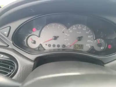 Vendo Ford Focus 2002 - 1800 EUR, 400000 km - AUTO.MOTO.pt