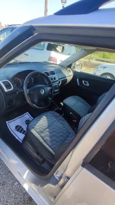 Vendo Skoda Fabia Break 2008 - 5788 EUR, 203987 km - AUTO.MOTO.pt