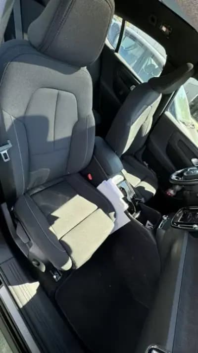 Sell Volvo C40 2023 - 38900 EUR, 60000 km - AUTO.MOTO.pt