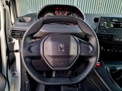 Vendo Peugeot Partner 2019 - 13990 EUR, 69037 km - AUTO.MOTO.pt