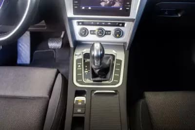 Vendo Volkswagen Passat Variant 2019 - 17900 EUR, 229000 km - AUTO.MOTO.pt