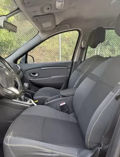 Sell Renault Scénic 2009 - 6599 EUR, 230000 km - AUTO.MOTO.pt