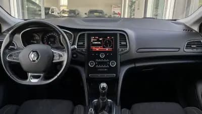 Vendo Renault Mégane Sport Tourer 2018 - 12999 EUR, 131021 km - AUTO.MOTO.pt