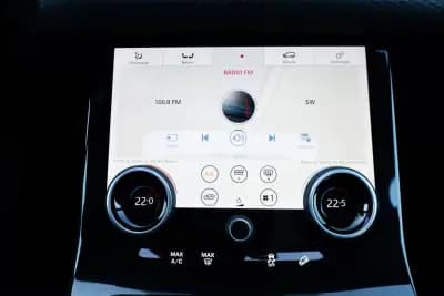 Vendo Land Rover Range Rover Velar 2019 - 52900 EUR, 115000 km - AUTO.MOTO.pt