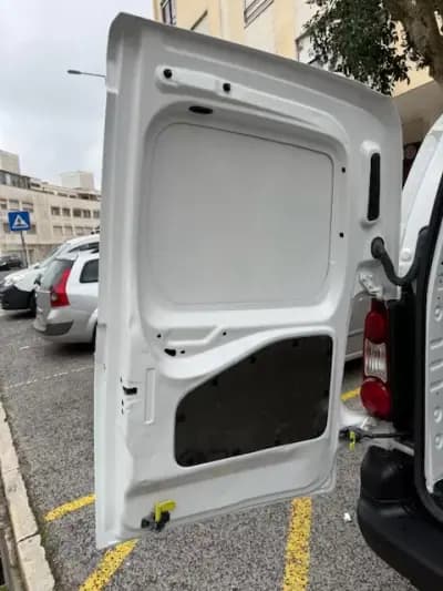 Vendo Citroën Berlingo 2015 - 8900 EUR, 221000 km - AUTO.MOTO.pt