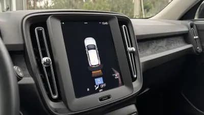 Sell Volvo XC 40 2022 - 20600 EUR, 169121 km - AUTO.MOTO.pt