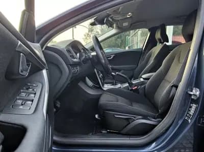 Sell Volvo V40 2016 - 16500 EUR, 79000 km - AUTO.MOTO.pt