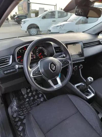 Vendo Renault Clio 2020 - 13980 EUR, 46000 km - AUTO.MOTO.pt