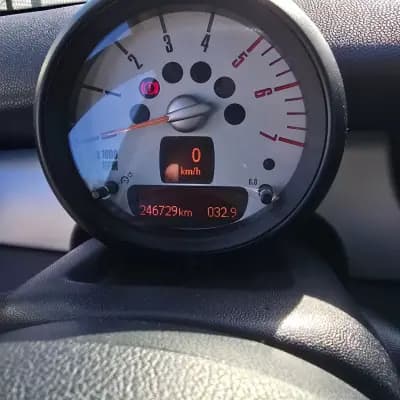 Vendo MINI 2011 - 8750 EUR, 246729 km - AUTO.MOTO.pt