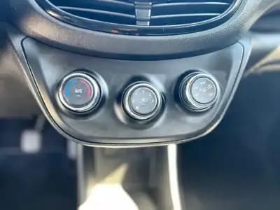 Sell Opel Karl 2019 - 7900 EUR, 106800 km - AUTO.MOTO.pt