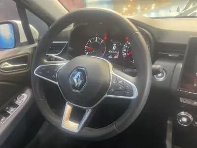 Vendo Renault Clio 2022 - 17899 EUR, 38000 km - AUTO.MOTO.pt