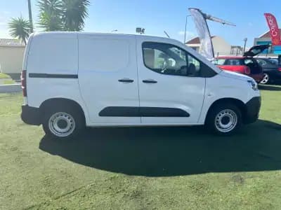 Vendo Citroën Berlingo 2020 - 18490 EUR, 101460 km - AUTO.MOTO.pt