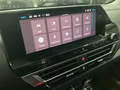 Vendo Citroën C4 2023 - 21500 EUR, 14397 km - AUTO.MOTO.pt