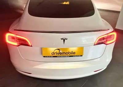 Vendo Tesla Model 3 2020 - 29900 EUR, 108726 km - AUTO.MOTO.pt