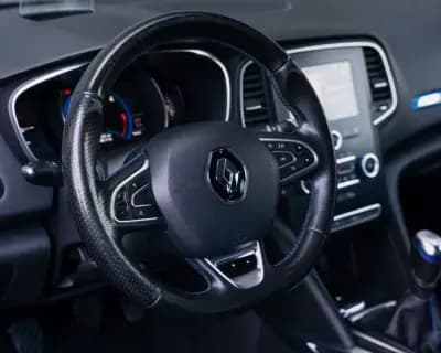 Sell Renault Mégane Sport Tourer 2018 - 15990 EUR, 126740 km - AUTO.MOTO.pt