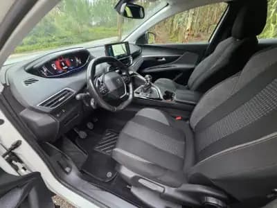 Vendo Peugeot 3008 2021 - 21900 EUR, 148000 km - AUTO.MOTO.pt