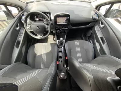Vendo Renault Clio 2017 - 16950 EUR, 92830 km - AUTO.MOTO.pt