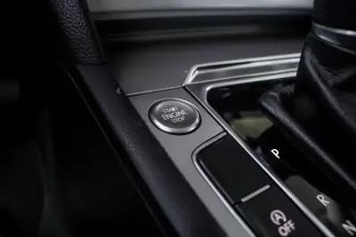 Sell Volkswagen Passat Variant 2017 - 10900 EUR, 290131 km - AUTO.MOTO.pt