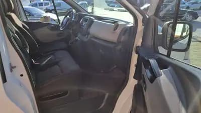 Vendo Renault Trafic 2017 - 21900 EUR, 241154 km - AUTO.MOTO.pt