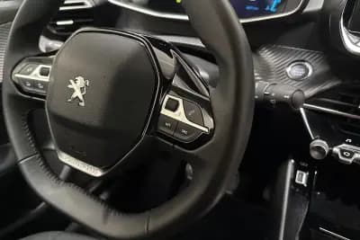 Vendo Peugeot 208 2022 - 14950 EUR, 40711 km - AUTO.MOTO.pt