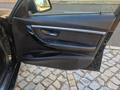 Vendo BMW 318 2018 - 19990 EUR, 125000 km - AUTO.MOTO.pt