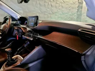 Vendo Peugeot 208 2020 - 21990 EUR, 16868 km - AUTO.MOTO.pt