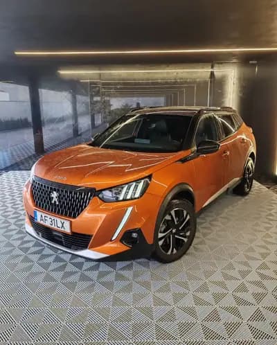 Vendo Peugeot 2008 2021 - 19750 EUR, 134592 km - AUTO.MOTO.pt