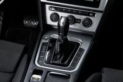 Sell Volkswagen Passat Variant 2017 - 10900 EUR, 290131 km - AUTO.MOTO.pt