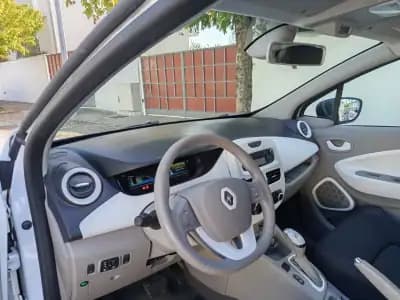 Vendo Renault Zoe 2019 - 11490 EUR, 14871 km - AUTO.MOTO.pt