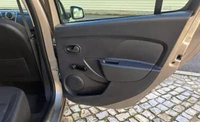 Sell Dacia Logan MCV 2014 - 6990 EUR, 125000 km - AUTO.MOTO.pt