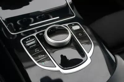 Vendo Mercedes-Benz C 200 2020 - 22990 EUR, 173000 km - AUTO.MOTO.pt