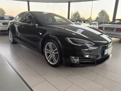Vendo Tesla Model S 2019 - 27990 EUR, 181940 km - AUTO.MOTO.pt